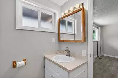 309 N Berkeley Way, Medford, OR 97504 - Photo 17