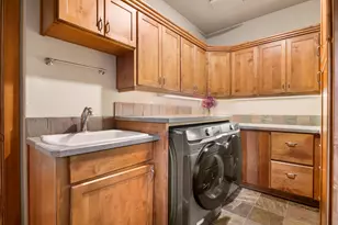56902 River Rd, Sunriver, OR 97707 - Photo 13