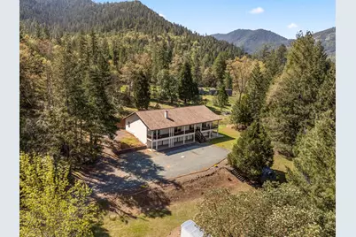 2295 W Evans Creek Road, Rogue River, OR 97537 - Photo 1