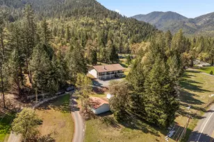 2295 W Evans Creek Rd, Rogue River, OR 97537 - Photo 41