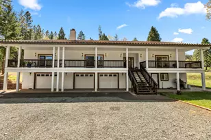 2295 W Evans Creek Rd, Rogue River, OR 97537 - Photo 3