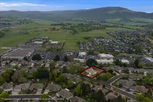 747 Eastridge Dr, Medford, OR 97504 - Photo 27
