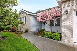 747 Eastridge Dr, Medford, OR 97504 - Photo 5
