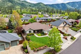 2317 SE Overland Dr, Grants Pass, OR 97527 - Photo 39