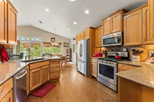 2317 SE Overland Dr, Grants Pass, OR 97527 - Photo 9