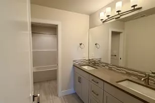 61417 SE Daybreak Ct, Bend, OR 97702 - Photo 3