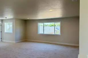 61430 SE Daybreak Ct, Bend, OR 97702 - Photo 11