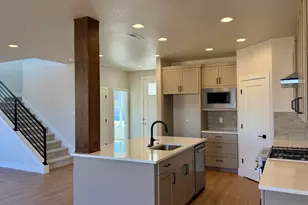 61430 SE Daybreak Ct, Bend, OR 97702 - Photo 7