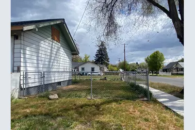 825 Martin Street, Klamath Falls, OR 97601 - Photo 5