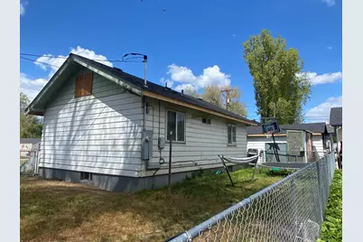 825 Martin Street, Klamath Falls, OR 97601 - Photo 3