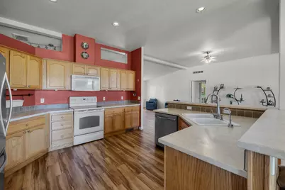 67500 Harrington Loop, Bend, OR 97703 - Photo 13