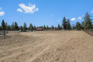 67500 Harrington Loop, Bend, OR 97703 - Photo 47