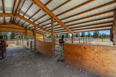 67500 Harrington Loop, Bend, OR 97703 - Photo 41