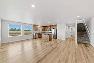 4762 Gebhard Rd, Central Point, OR 97502 - Photo 5