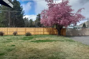 61984 Pettigrew Rd, Bend, OR 97702 - Photo 3