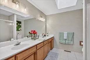 2390 Fairfield Dr, Medford, OR 97504 - Photo 19