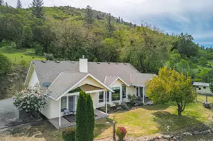 304 Wards Creek Rd, Rogue River, OR 97537 - Photo 5