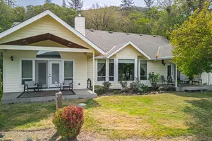 304 Wards Creek Rd, Rogue River, OR 97537 - Photo 13