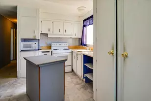 1515 NW Fir Ave, Redmond, OR 97756 - Photo 3