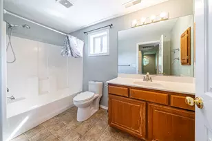 3036 Gary Dr, Medford, OR 97504 - Photo 17