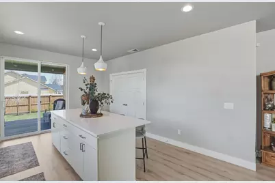 20546 Aberdeen Court, Bend, OR 97702 - Photo 13