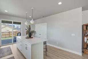 20546 Aberdeen Ct, Bend, OR 97702 - Photo 13