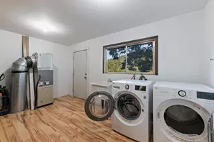 2401 E Fork Rd, Williams, OR 97544 - Photo 23