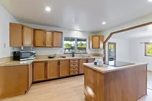 2401 E Fork Rd, Williams, OR 97544 - Photo 9