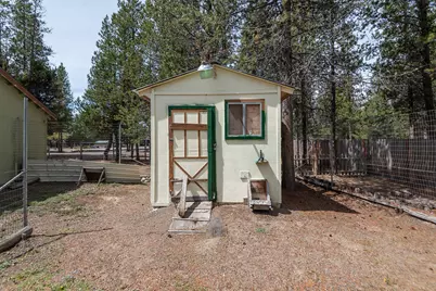 15886 Wright Avenue, La Pine, OR 97739 - Photo 13