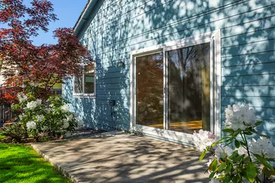 923 Village Circle, Medford, OR 97504 - Photo 29