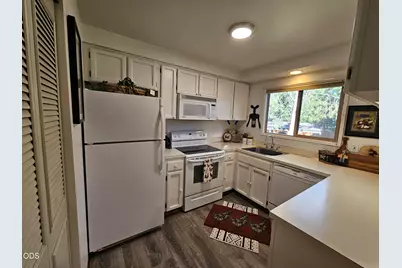 821 E Desperado Trail #UNIT 201, Sisters, OR 97759 - Photo 9