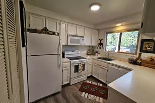 821 E Desperado Trail, Sisters, OR 97759 - Photo 9