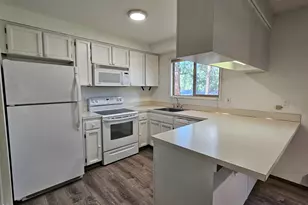 821 E Desperado Trail, Sisters, OR 97759 - Photo 11
