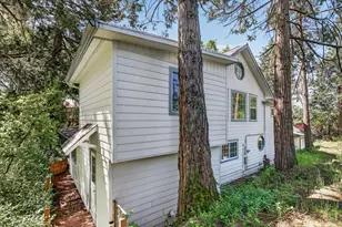1635 NE Beacon Dr, Grants Pass, OR 97526 - Photo 45