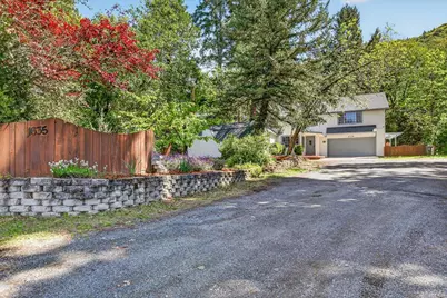 1635 NE Beacon Drive, Grants Pass, OR 97526 - Photo 5