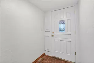 1635 NE Beacon Dr, Grants Pass, OR 97526 - Photo 11