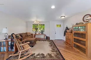 151 Hornet Ln, Grants Pass, OR 97527 - Photo 17
