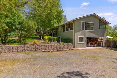 151 Hornet Lane, Grants Pass, OR 97527 - Photo 3
