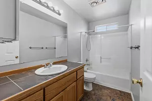 2213 NW Ivy Ave, Redmond, OR 97756 - Photo 15