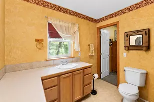 37 Firehouse Ln, Shady Cove, OR 97539 - Photo 11
