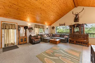 37 Firehouse Ln, Shady Cove, OR 97539 - Photo 3