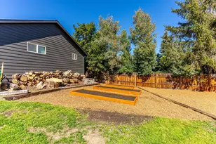 63276 Eastview Dr, Bend, OR 97701 - Photo 43