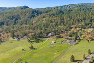 4275 Tami Ln, Central Point, OR 97502 - Photo 3