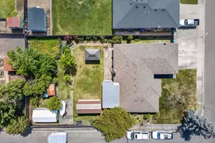 3090 Cheltenham Wy, Medford, OR 97504 - Photo 33