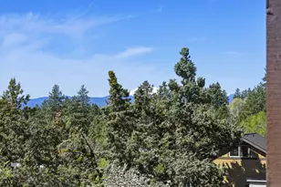 1010 NW Roanoke Ave, Bend, OR 97703 - Photo 5