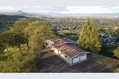 1015 Palima Drive, Eagle Point, OR 97524 - Photo 1
