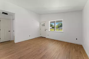 1407 Fruitdale Dr, Grants Pass, OR 97527 - Photo 11