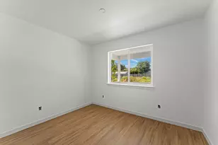 1407 Fruitdale Dr, Grants Pass, OR 97527 - Photo 13