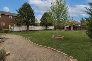 2207 SW 22nd St, Redmond, OR 97756 - Photo 33