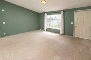2207 SW 22nd St, Redmond, OR 97756 - Photo 7